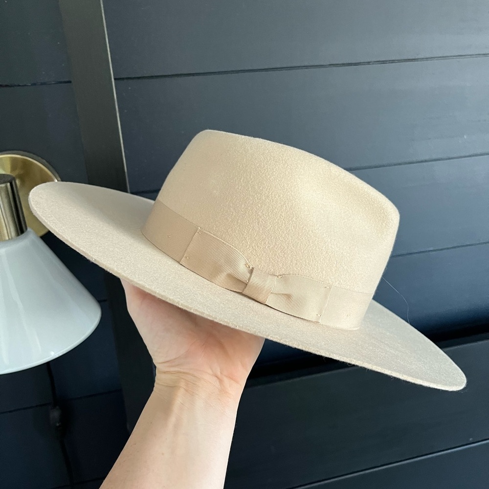 Urban Outfitters hat NWT